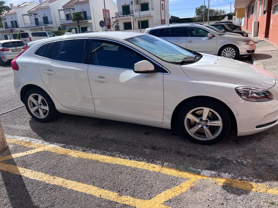 Volvo  V 40  D 4 Excekente Estado
