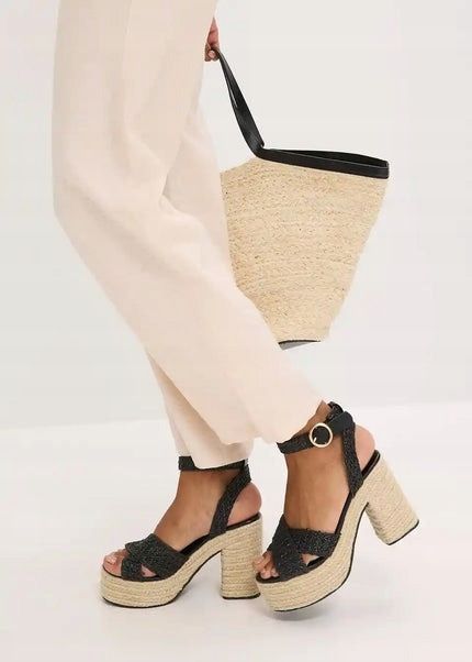 B.P.C beżowy kombinezon wiązany wiskozowy 44.