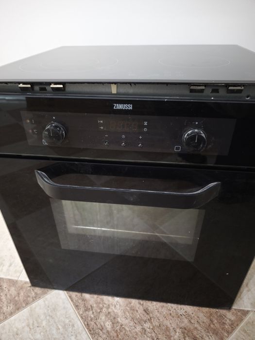 Forno e Placa eléctrica Zanussi