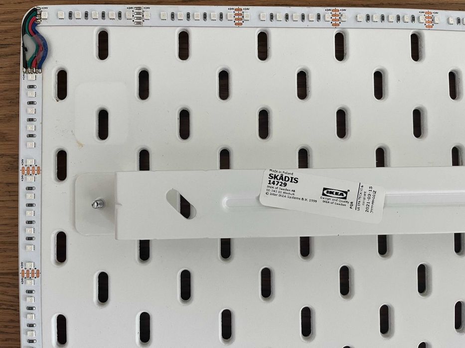 Tablica perforowana IKEA SKADIS z podświetleniem LED RGB
