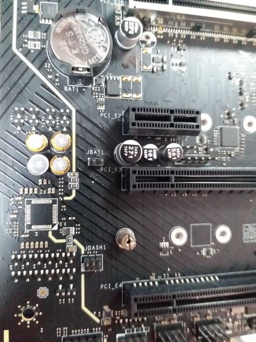 Плати під ремонт.