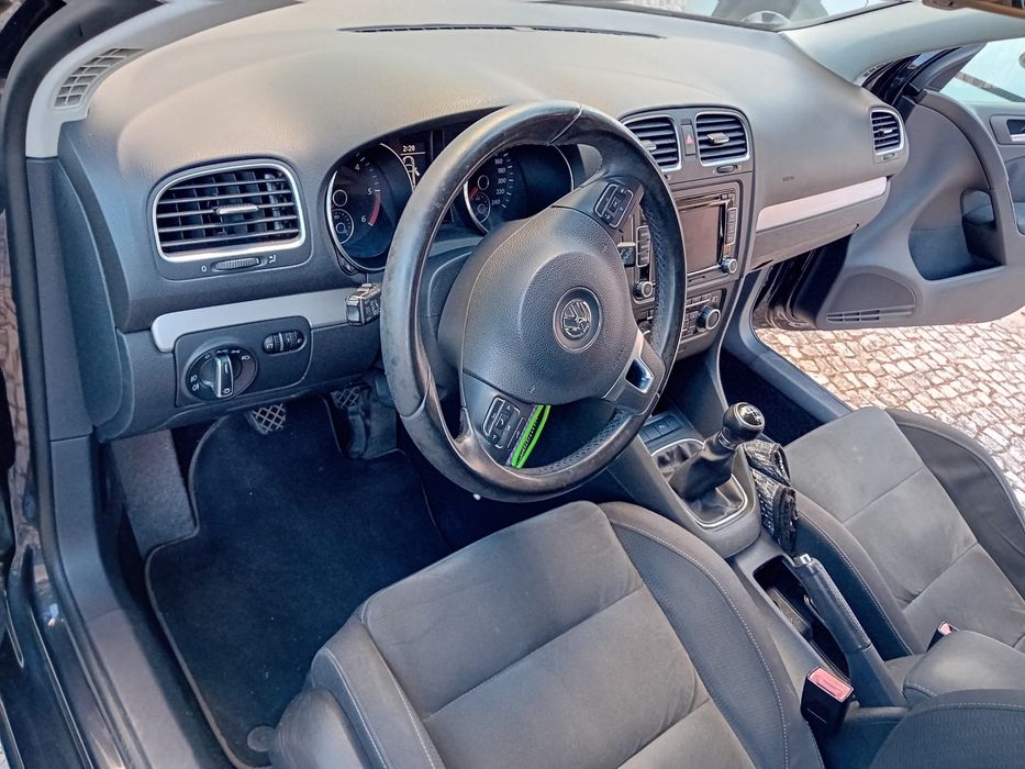 Volkswagen Golf 1.6 TDI 95cv de 2010 com 204000 km a 6.900€