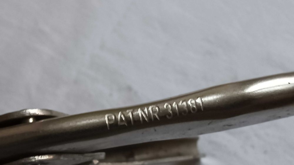 Stare szczypce do ściągania izolacji - Pat nr31381