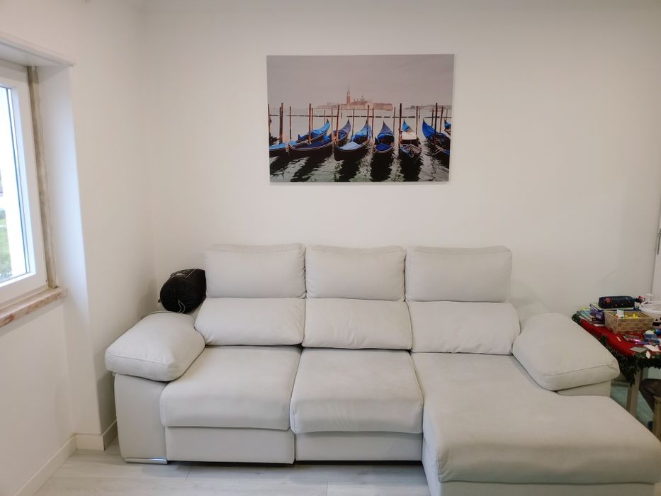 Sofá em L com Chaise Longue – Excelente Estado