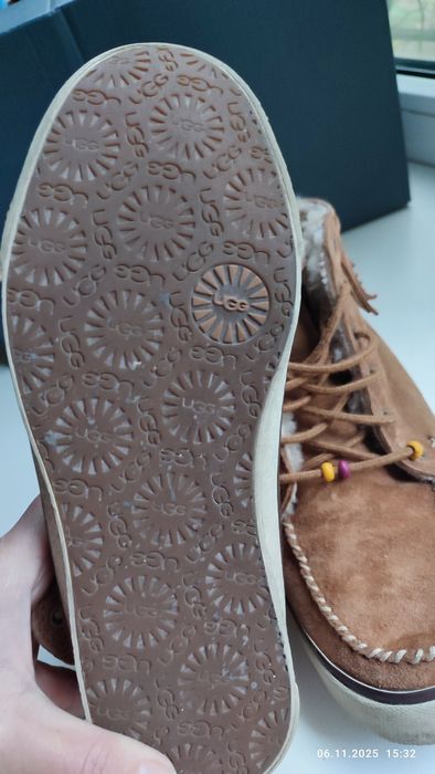 ботинки UGG Ariani с бахромой, бусинами и шнуровкой 39 р.