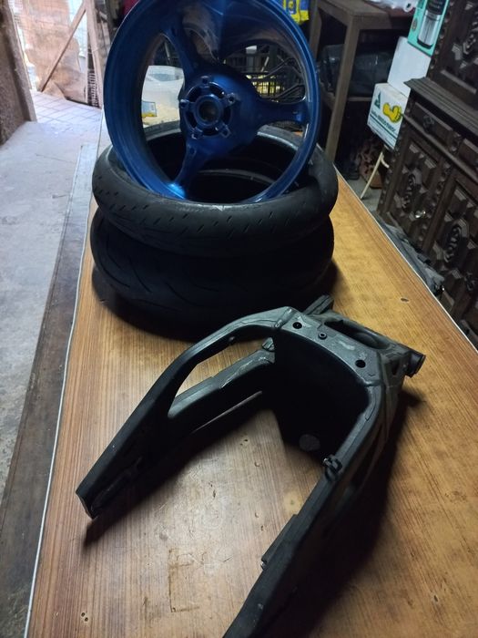 Suzuki gsxr 1000 k8 acidentada.