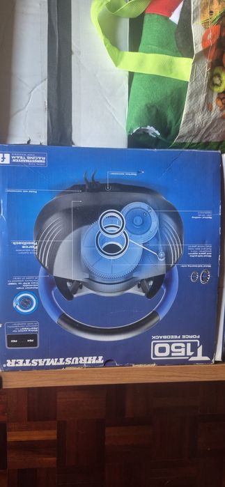 Ps4 + jogos + 2 comando + volante e pedais