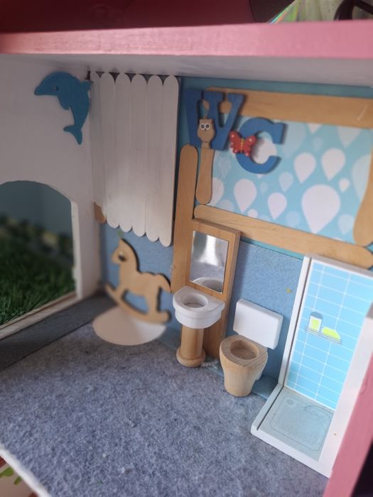 Casa de Bonecas 1,35mt (alt) x 1 mt (larg)