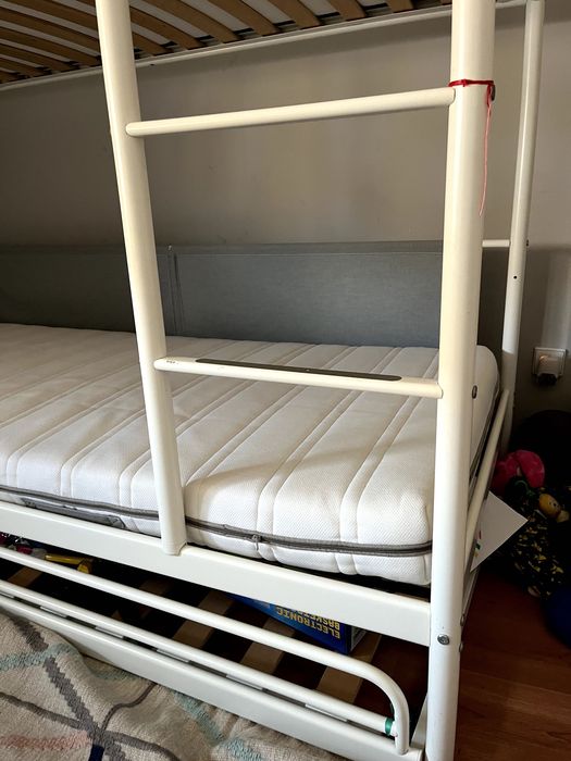 Beliche VITVAL  ikea com  colchões extra (estrutura cama dupla)