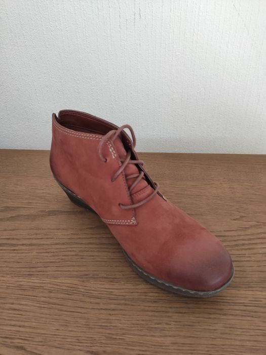 Skórzane buty Clarks