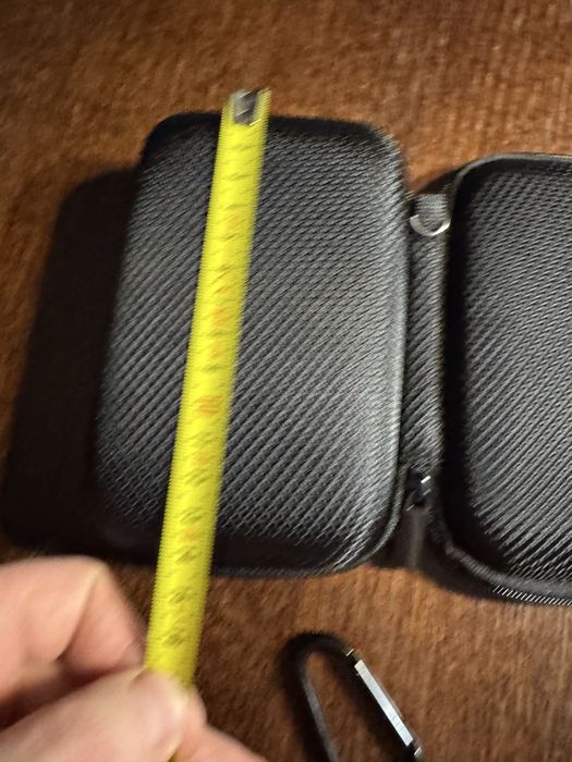 etui marki Yinke przeznaczone do przenoszenia głośnika przenośnego JBL