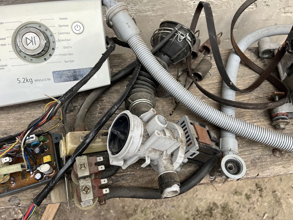 Запчастини до пральної машини samsung .