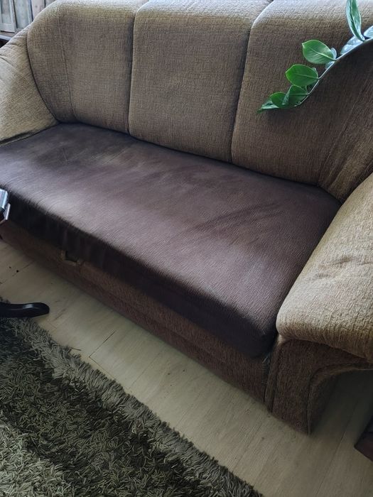 Kanapy 3,2,1  obie z funkcją spania ,plus fotel.