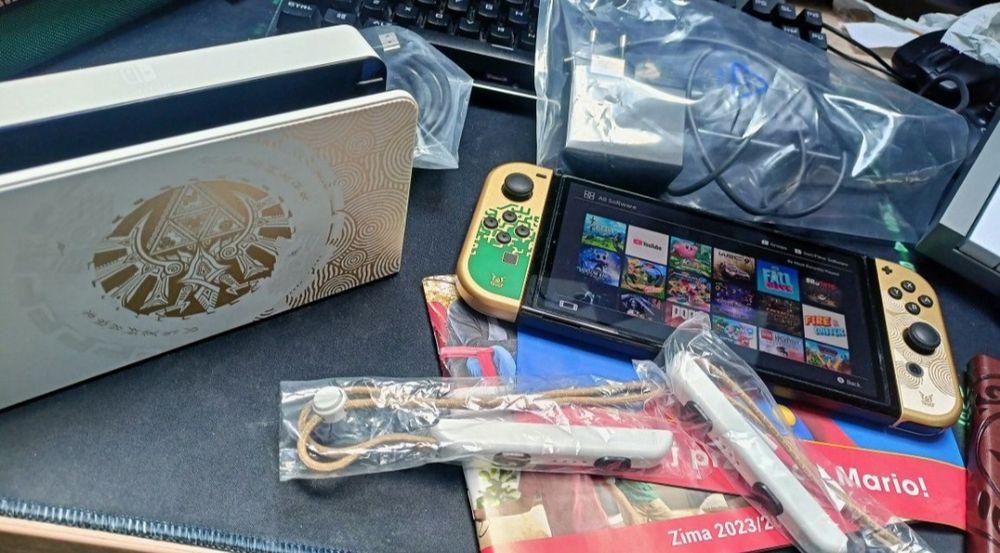 Nintendo Switch OLED Zelda Edition