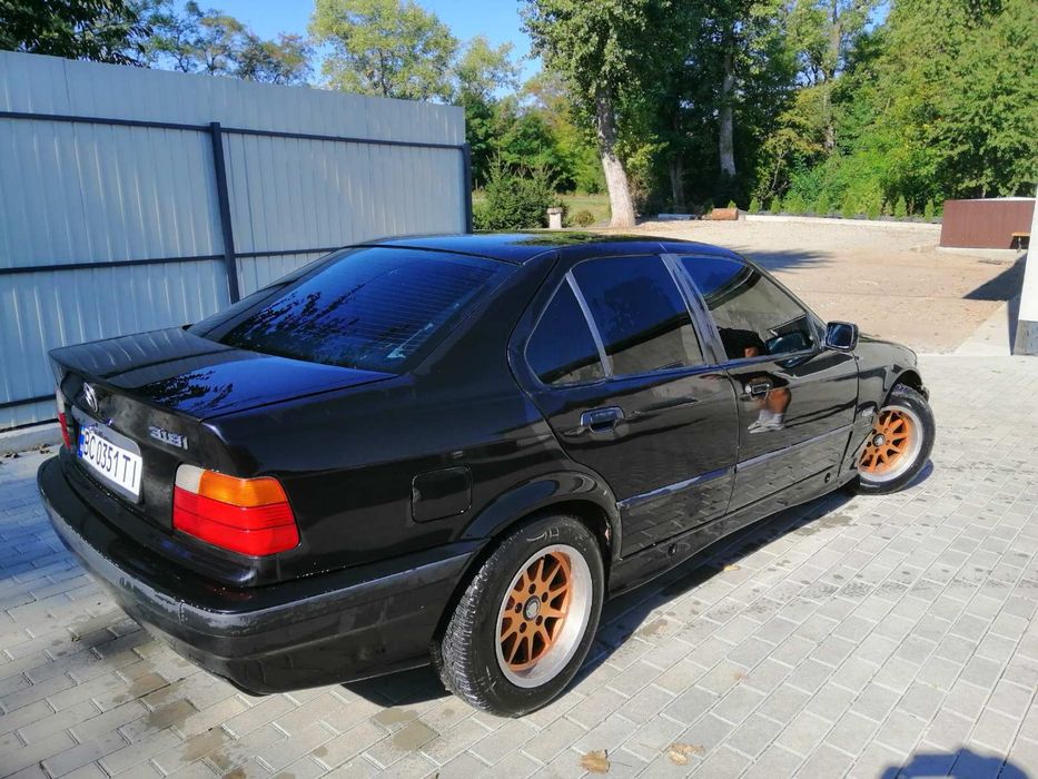 BMW           e36