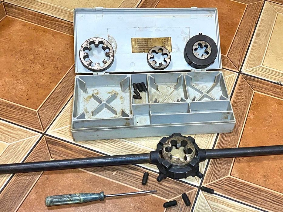 Плашки (лєрки) -1/2", 3/4", 1", 1-1/4".