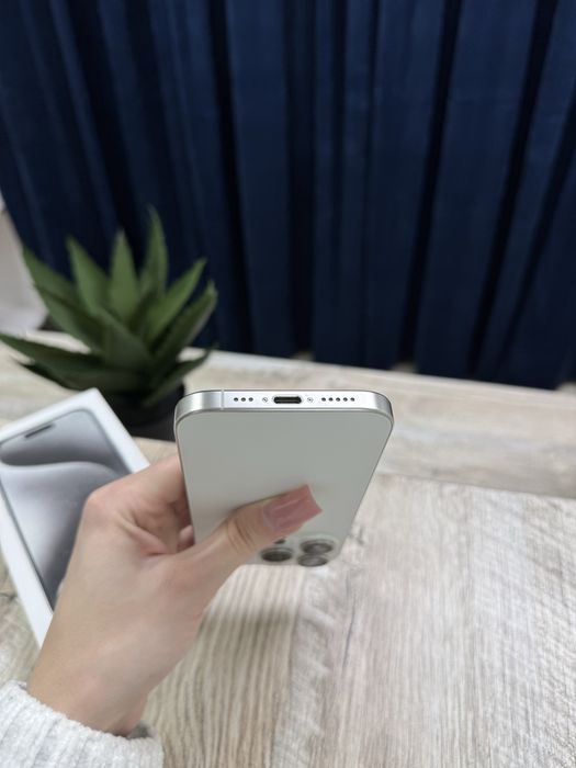 IPhone 15 Pro White Titanium. Айфон 15 Про Білий.