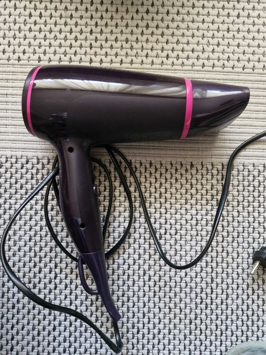 Продам фен Philips