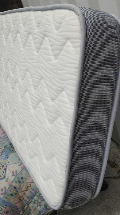 Colchão de espuma para cama de bebe, como novo