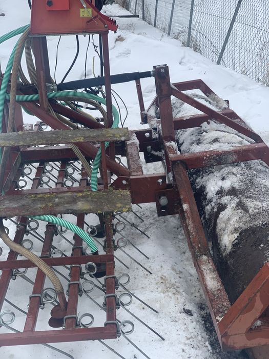 Siewnik AVP do trawy , poplonów