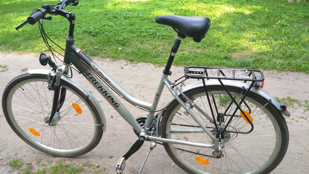 Rower trekkingowy DAMKA  koła28" jak nowy przejech ok 25km WARTO KUPIĆ