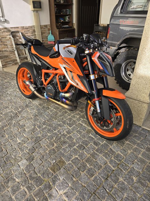 KTM 1290 Super Duke R 2024