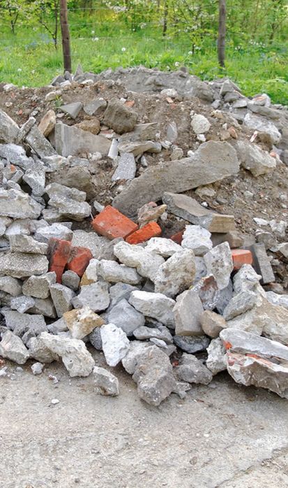 Entulho limpeza terrenos