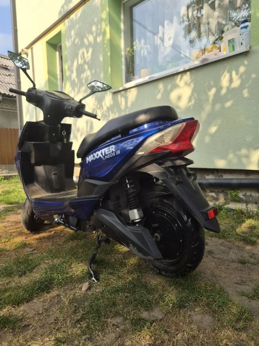 Продається електроскутер maxxter neos |||