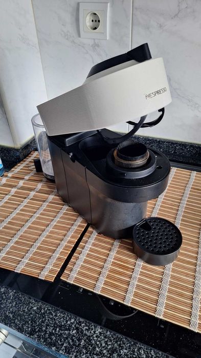 Máquina de Café Nespresso Vertuo