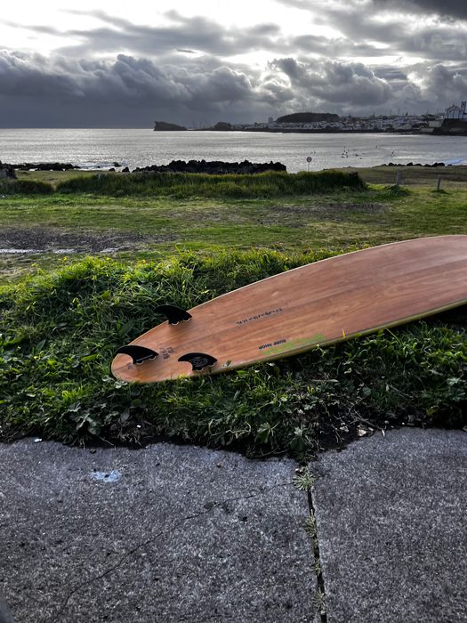 SURBOAD 7’4 Classic Bambu – Estável, Rápida e Perfeita para Evoluir