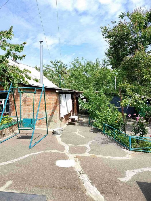 Продаж частини будинку з окремим двором !!!