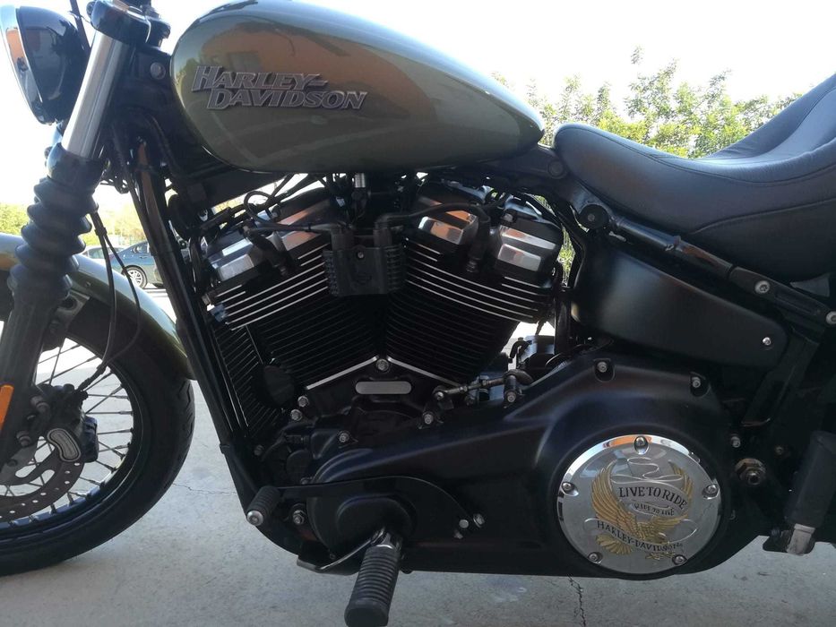 HARLEY-DAVIDSON Street Bob 2017 - MILWAUKEE-EIGHT 107 - 1.745 CC - +3.000€ em EXTRAS.