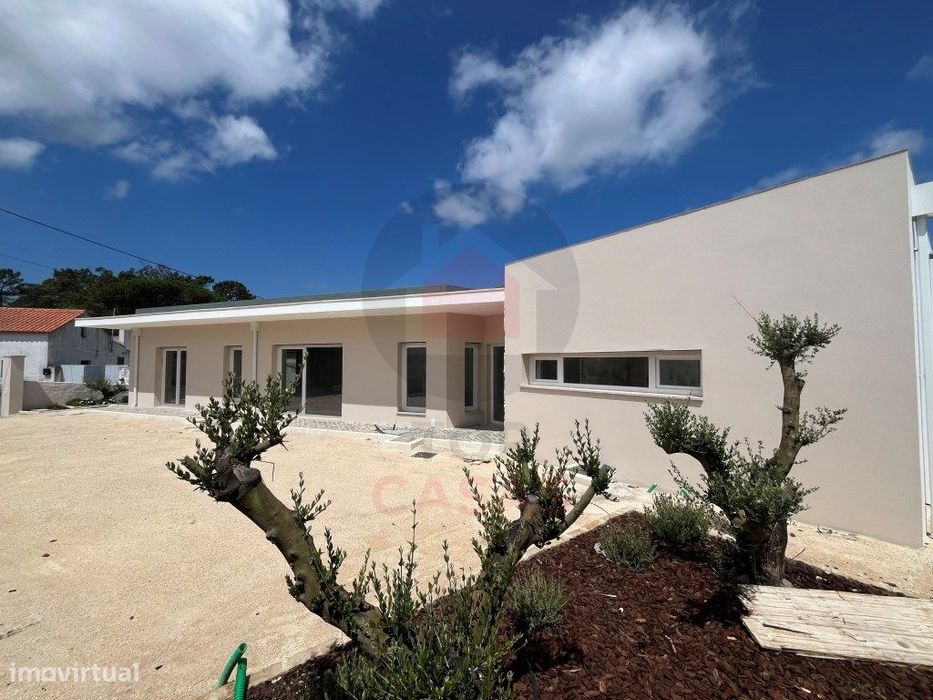 Moradia contemporânea com piscina perto de São Martinho do Porto