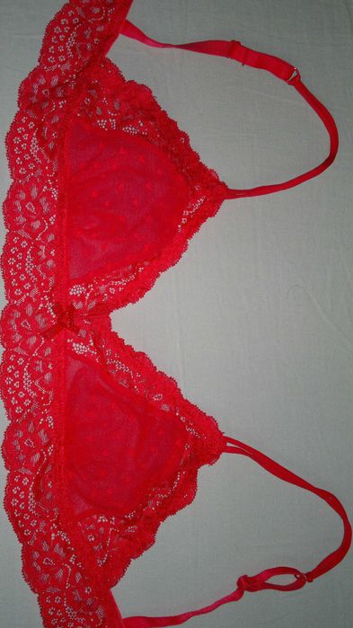 Stanik różowy miękki serduszka koronka 34 XS 36 S 38 M jaskrawy haftki