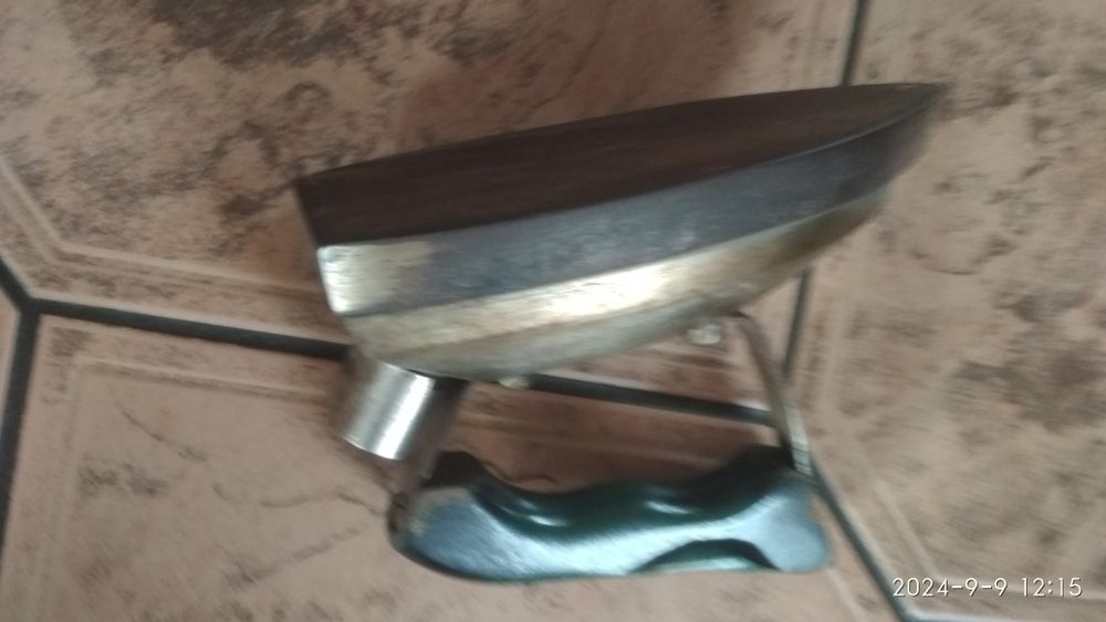 Sprzedam stare żelazko z czasów PRL