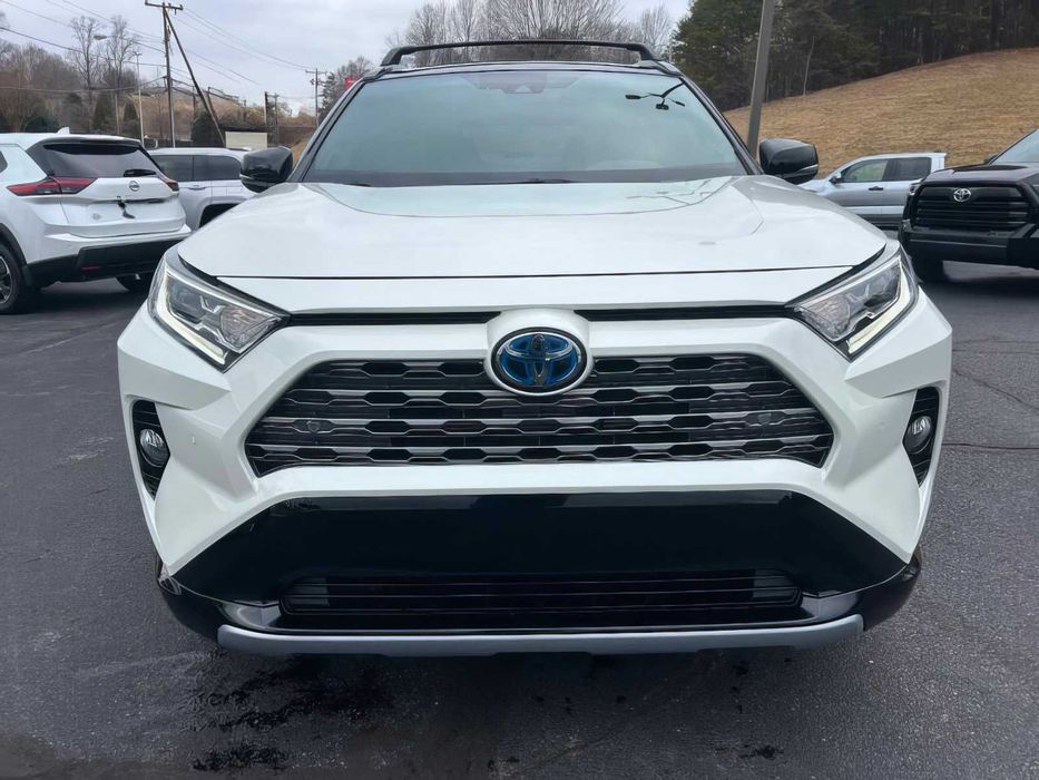 Toyota RAV4 XSE      2021