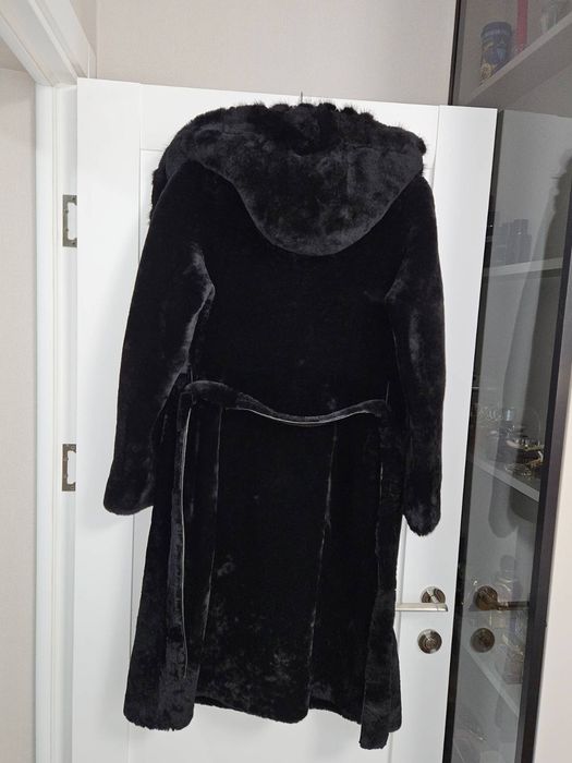 Шуба натуральна мутонова