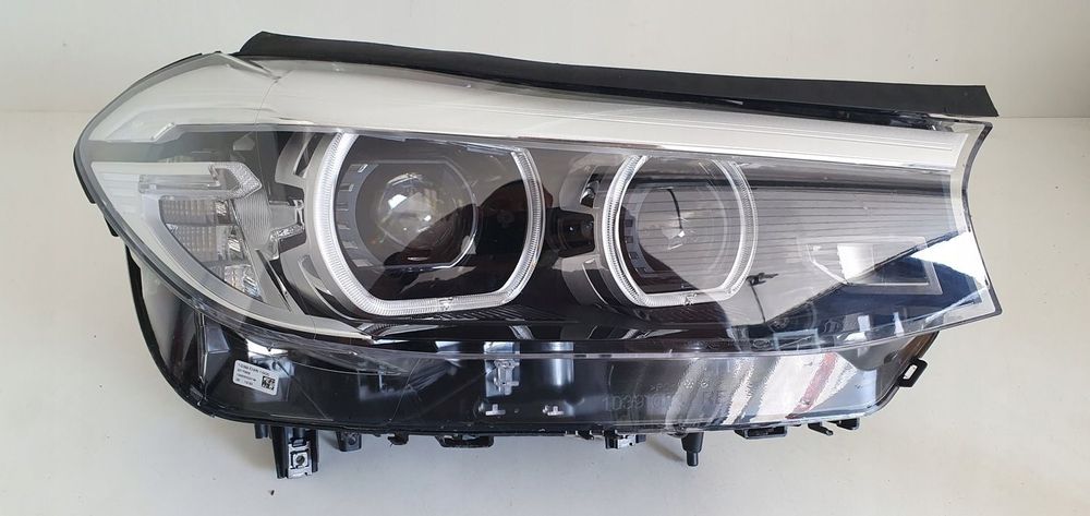 BMW 6 GT G32 LAMPA PRAWY PRZÓD LED 7461878
