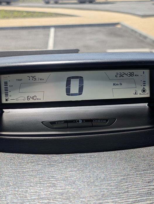 Citroën C4 — fotografia 10