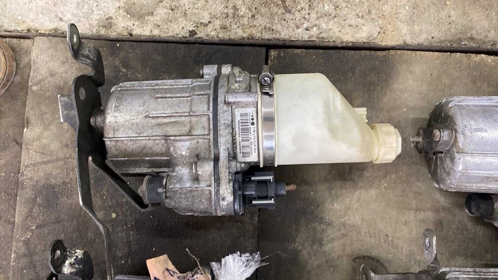 Насос Егур електрогідропідсилювач руля ZF Opel Astra H Zafira B