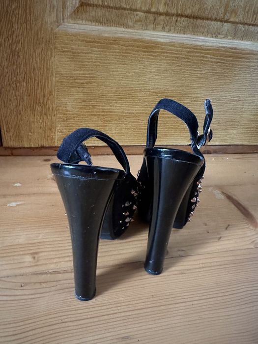 Босоніжки жіночі