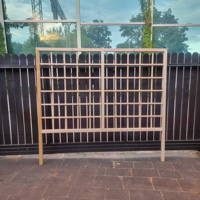 Płotek ażurowy pergola ogrodzenie na pnącza winogrono róża bluszcz