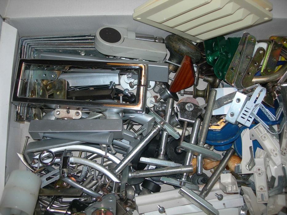 Tralha  muita tralha tudo aproveitável.