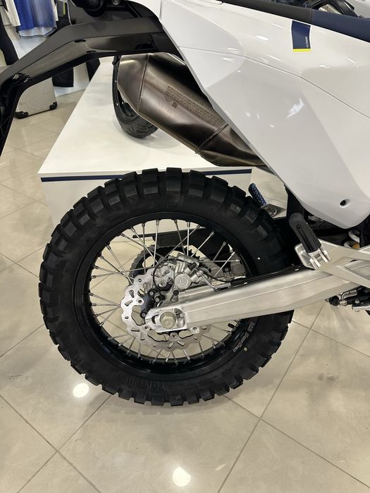 Husqvarna 701 Enduro de 2026 ultima unidade em stock