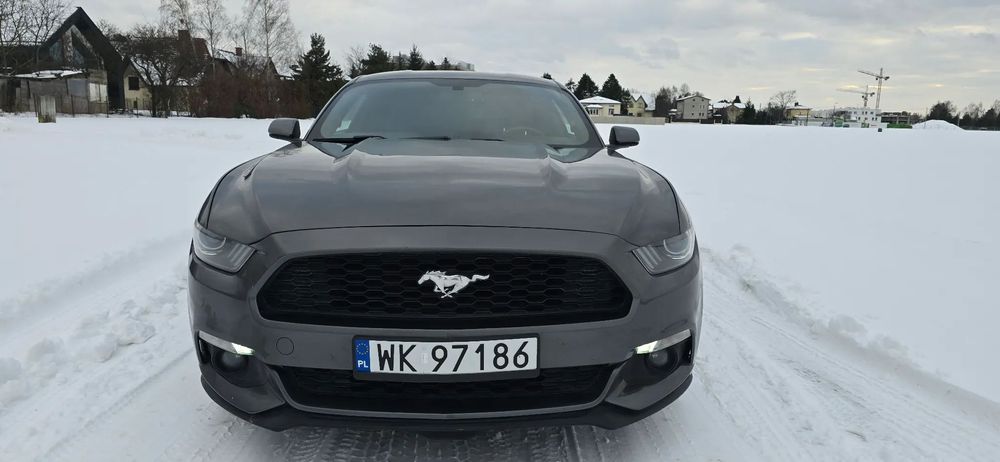 Toyota Auris Sprzedam Forda Mustanga ewentualnie zamienie na Toyotę auris 1.6 benz