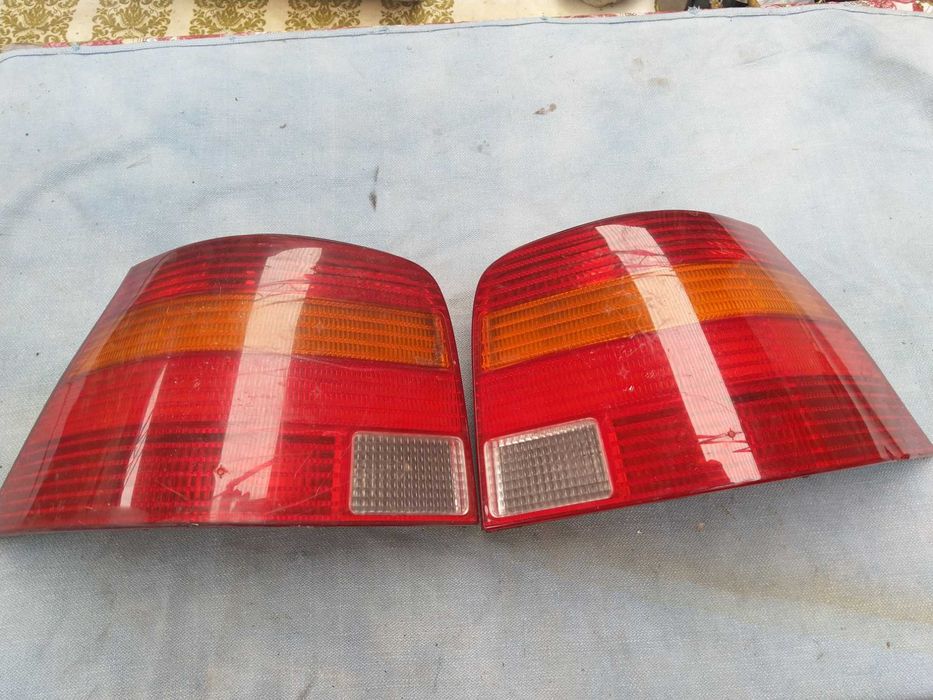 par de Farolins traseiro Golf 4