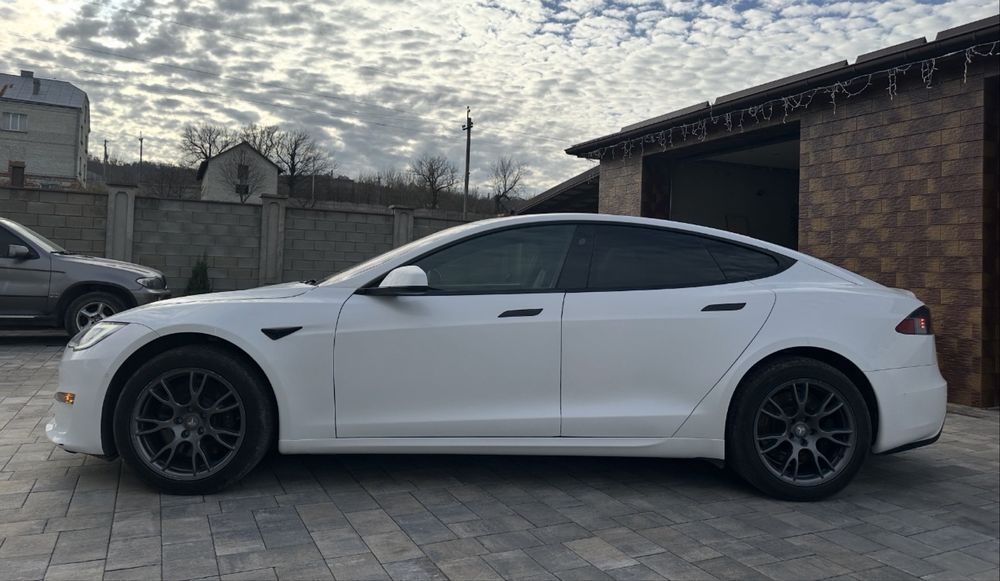 Tesla Model S 2021 VIN 5YJSA1E52MF443046 фото оголошення 14 з 23
