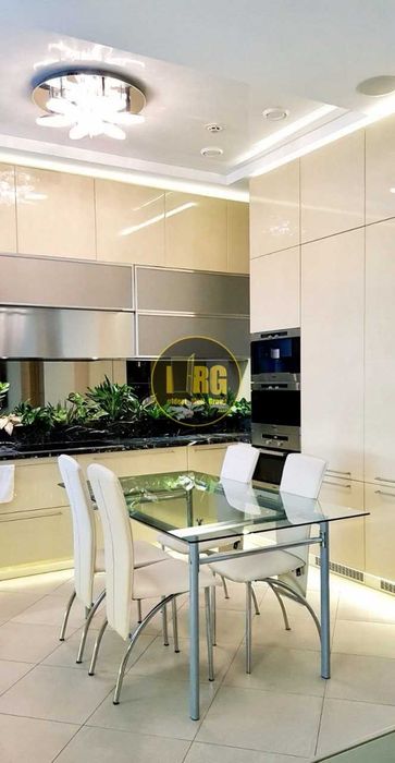 3К, 120м2, Левандовськог 5, Арсенальна,  Печерськ, Автономне опалення