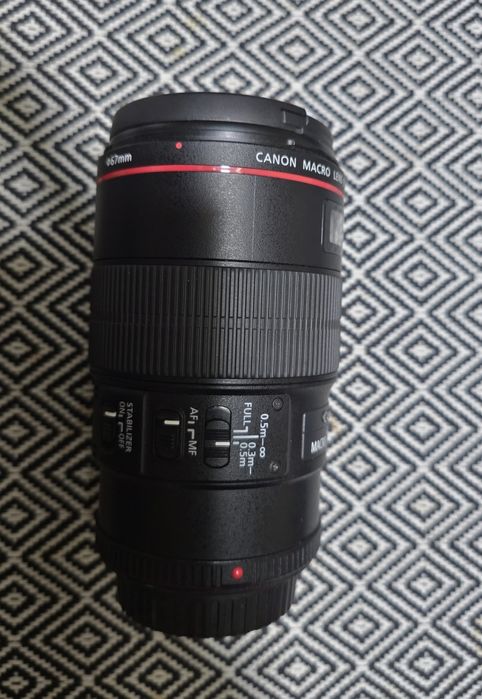 Canon EF 100 macro 2.8 L IS USM