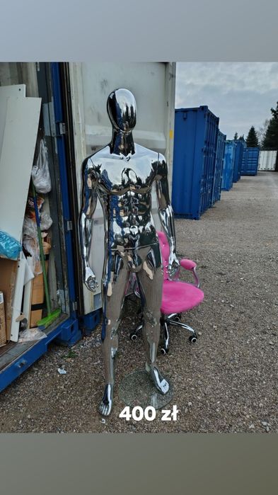 Manekiny damskie  i męskie- różne postawy